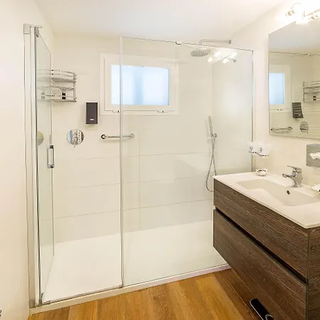 Paradise Residencial Aparthotel 4*