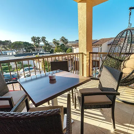 Paradise Residencial 4*