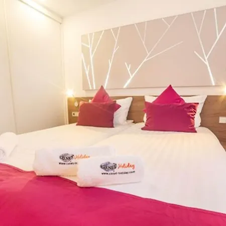 Paradise Residencial Aparthotel 4*