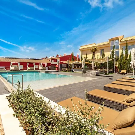 Paradise Residencial 4*