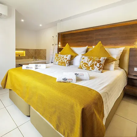 Paradise Residencial 4*