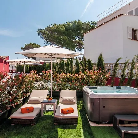 Paradise Residencial 4*